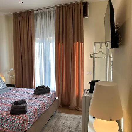 アパート Valverde And