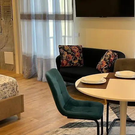 Valverde Apartments&room Appartement