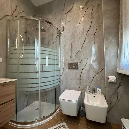 Valverde Apartments&room